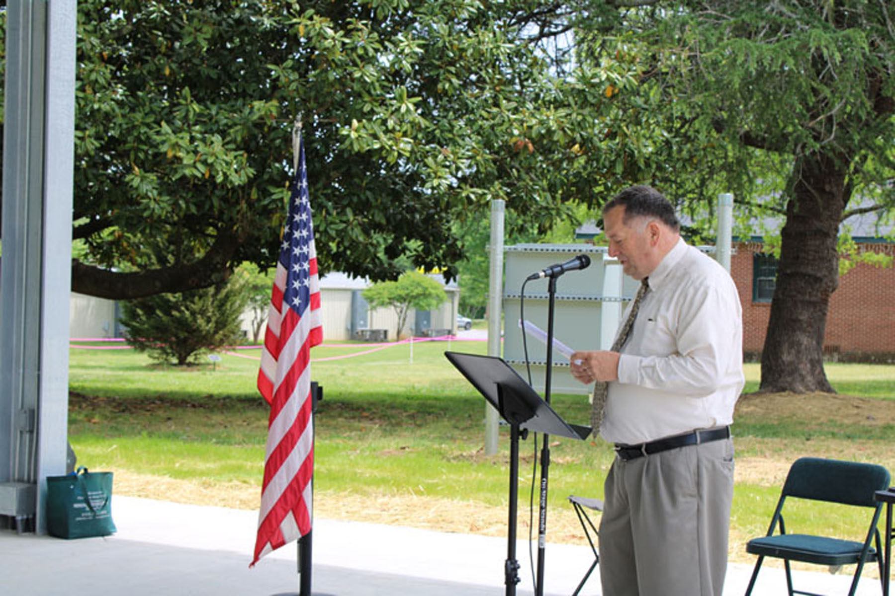 Six Mile Mayor James Atkinson welcomes the crowd. (Photo by Karen Brewer)