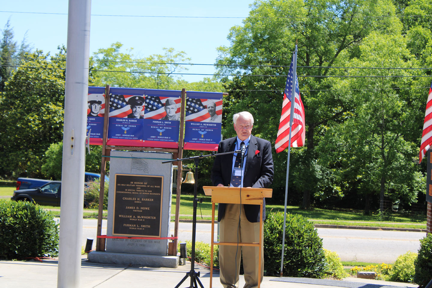 Rick Hegenberger, US Navy, introduces the speaker