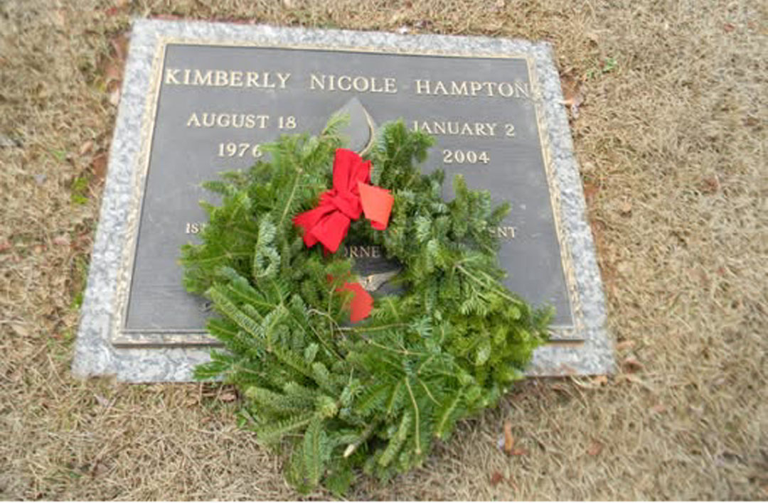 Gravesite of Captain Kimberly Hampton, Wreaths Across America ( Photo by Karen Brewer)