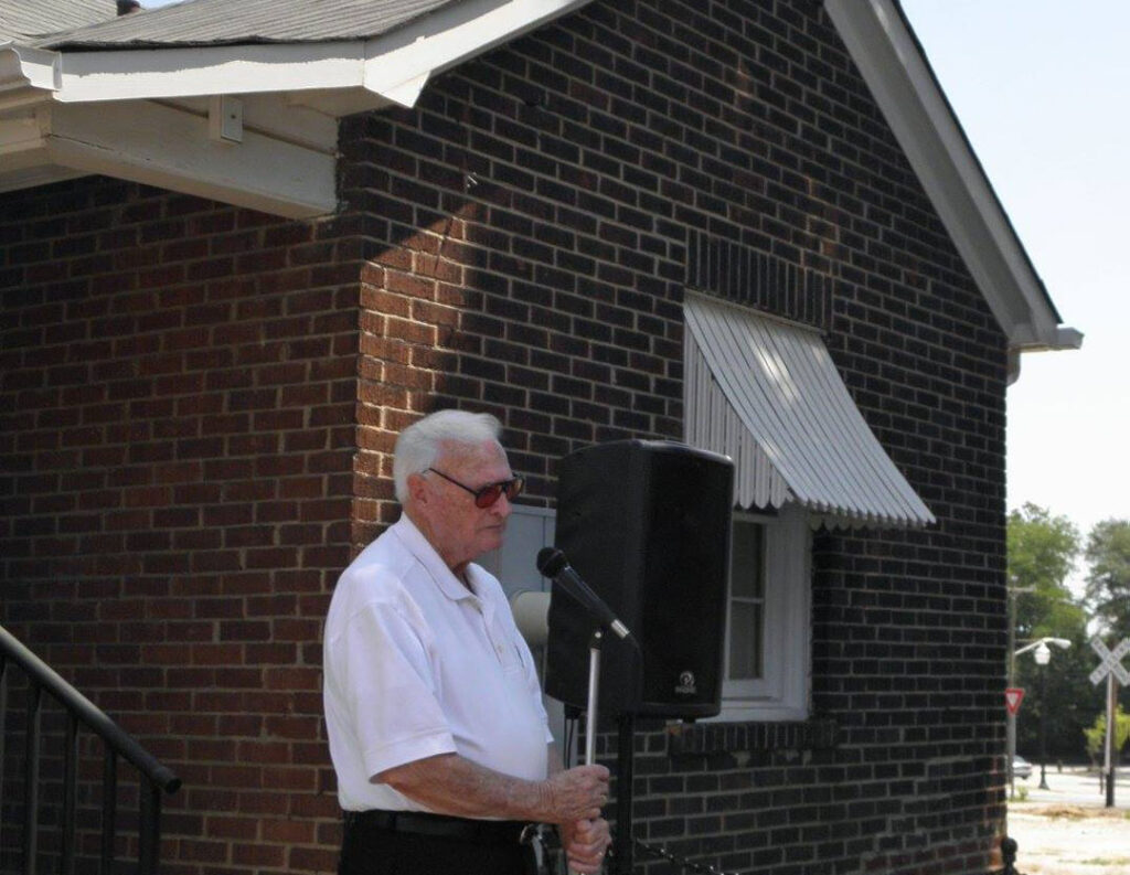 Joe Anders speaks at the historic marker dedication at the 'Shoeless' Joe Jackson Museum on June 18, 2011 (Photo by Karen Brewer)