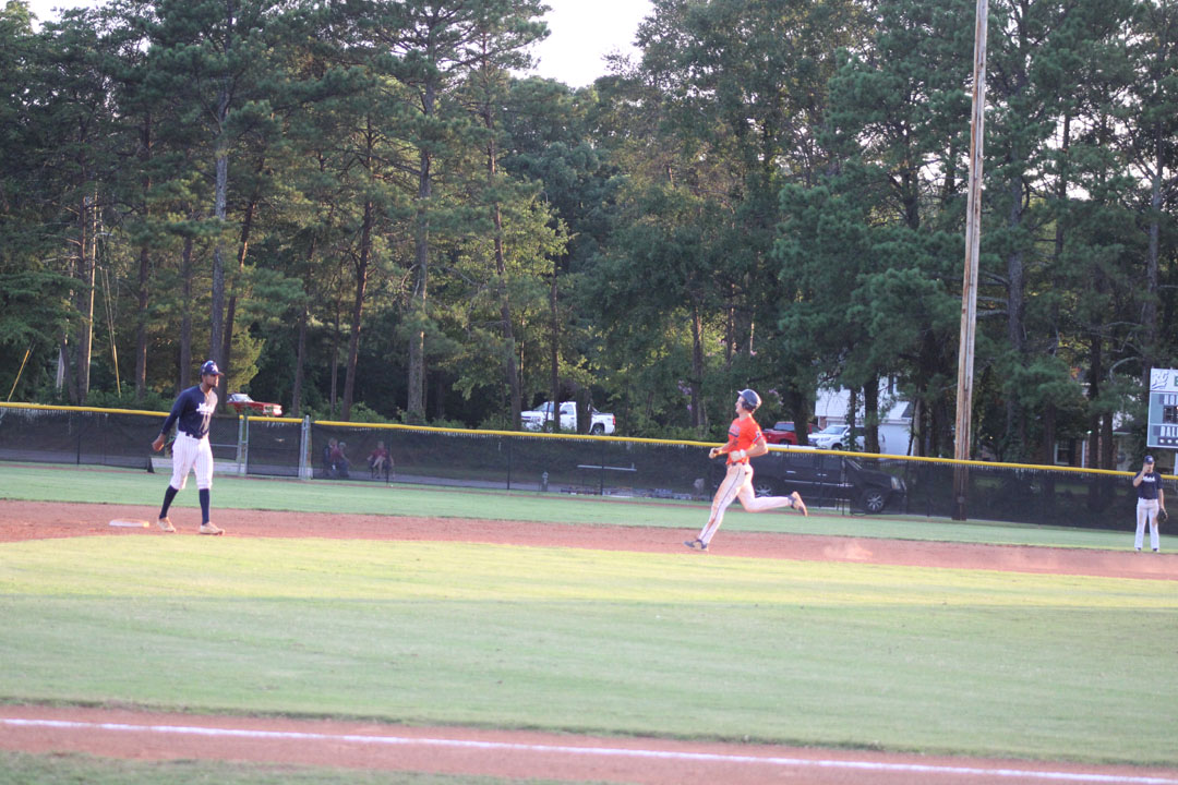 #52 Braden Mauro runs to second base